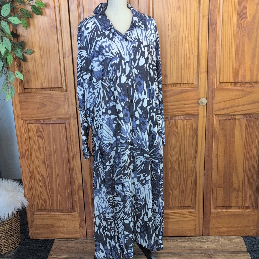 Attitudes by Renee White and Blue Long Sleeve Maxi Dress 2X C466